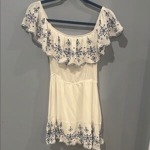 LULUS Embroidered Off-Shoulder Dress Small